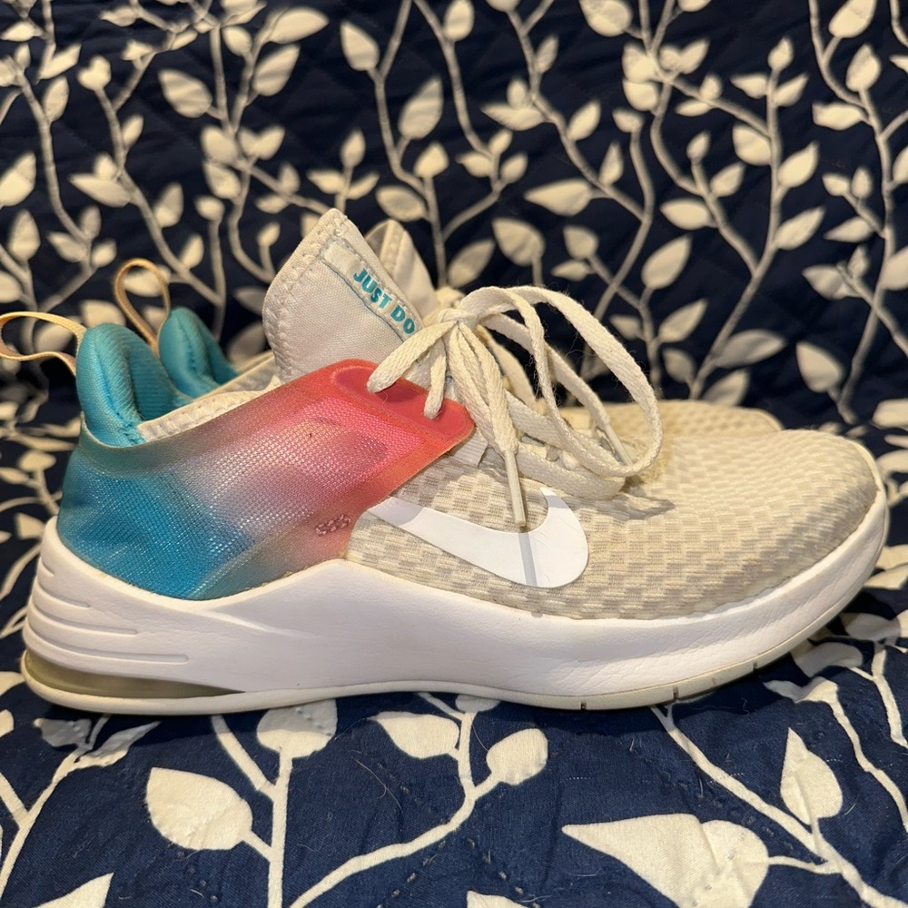 Nike Air Women’s Multicolor Athletic Shoes 6
